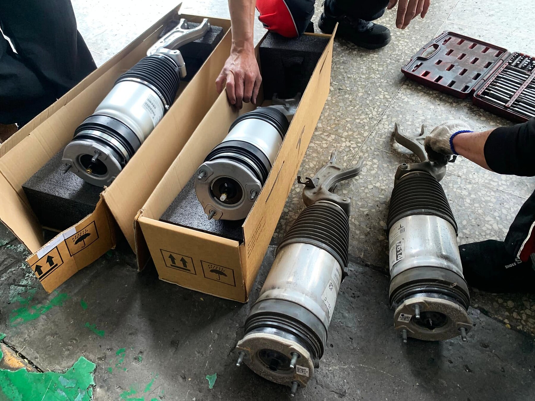 Tesla 底盤零件施工紀錄